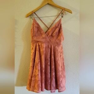 Lulus NWT women's  mauve feminine dress size medium